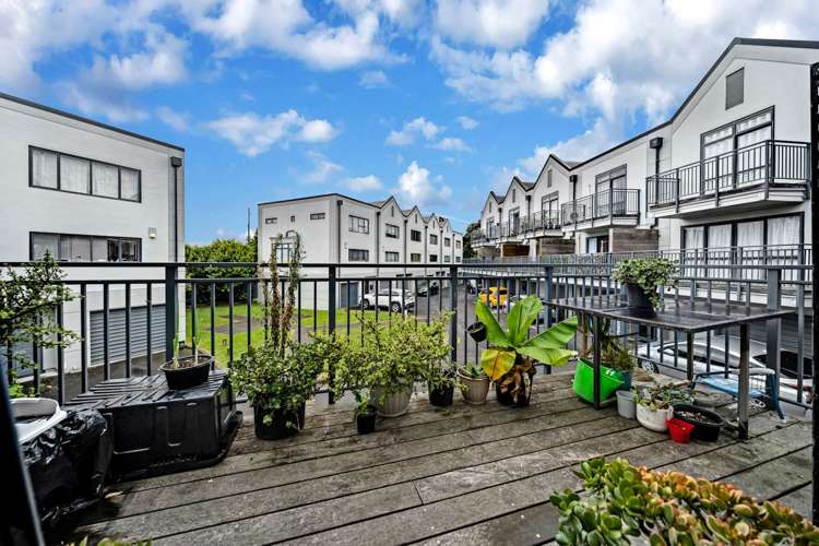 22/6 Ambrico Place New Lynn_15