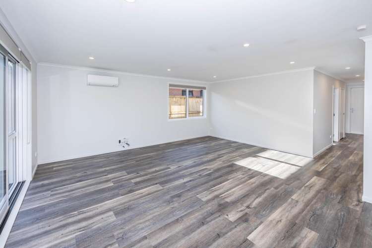 13 Waruhia Crescent_5