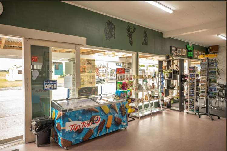 69 Main Road Whataroa_26