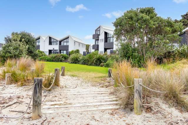 Architectural living by the sea