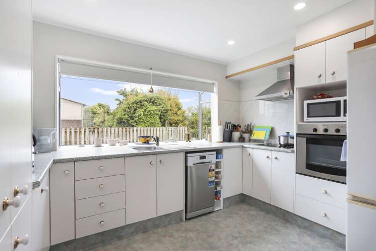 2/5 Kaumatua Place Te Atatu Peninsula_5