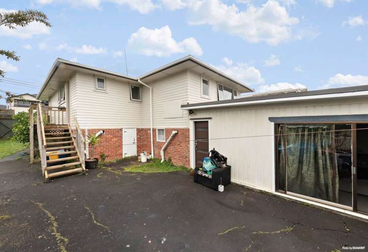 37 Amberley Avenue Te Atatu South_1