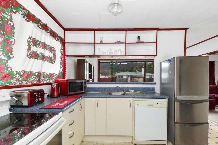 3 Kerepehi Grove Wainuiomata_6