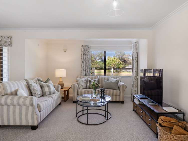 1 Gumtree Rise Otamatea_12