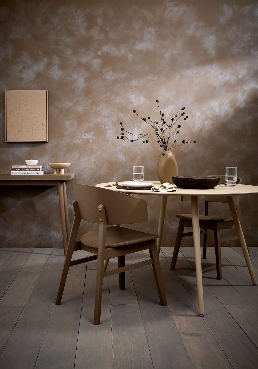 The faux brick of Resene Jade Wallpaper Collection 90783-7 gives this space the weathered elegance of a repurposed warehouse apartment. Try it paired with a soft slate blue like Dark Knight and wood floors stained in Meranti.