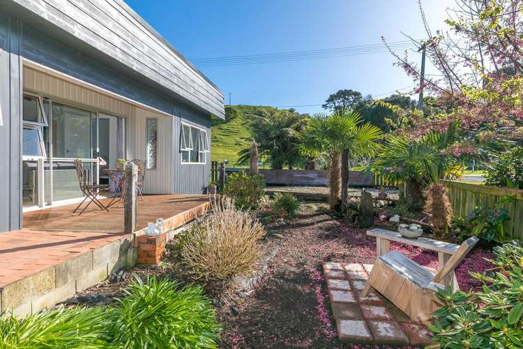 1243 Pouewe Street Kawhia_21