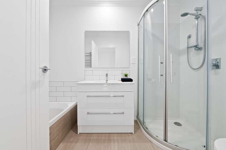 10/19 Ruakiwi Road Hamilton Lake_12