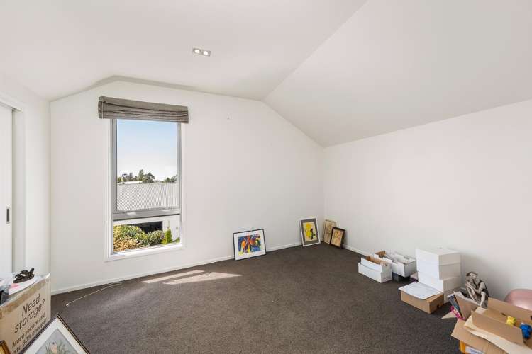 8 Waitikiri Square Parklands_12