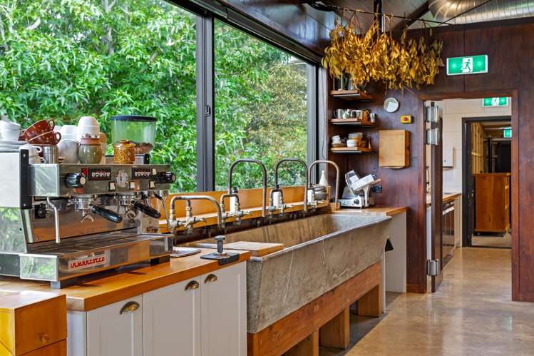 376 Taiapa Road Muriwai Beach_32