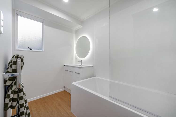 24 Halloran Place Massey_16