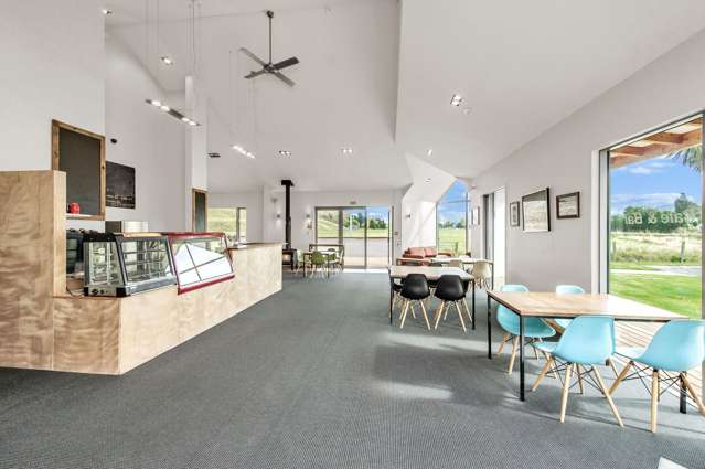 5695 West Coast Road Springfield_4