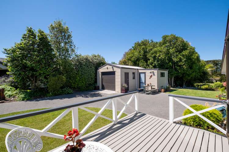 12 Deakin Place Clive_15