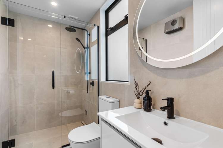 1/127 Saint Albans Street Saint Albans_16