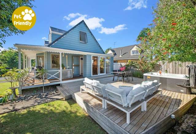 Charming Wattle Downs Home Near the Water – Pe...