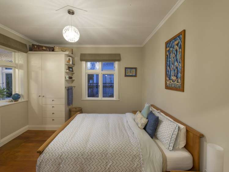 305 The Parade Island Bay_6