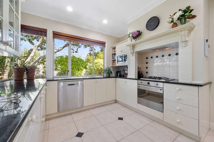 33 Seymour Road Mellons Bay_9