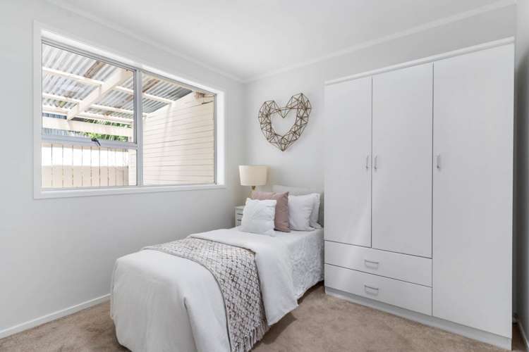 1/7 Malters Place Browns Bay_13