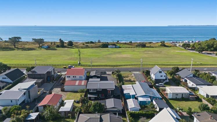 476 Papamoa Beach Road_1