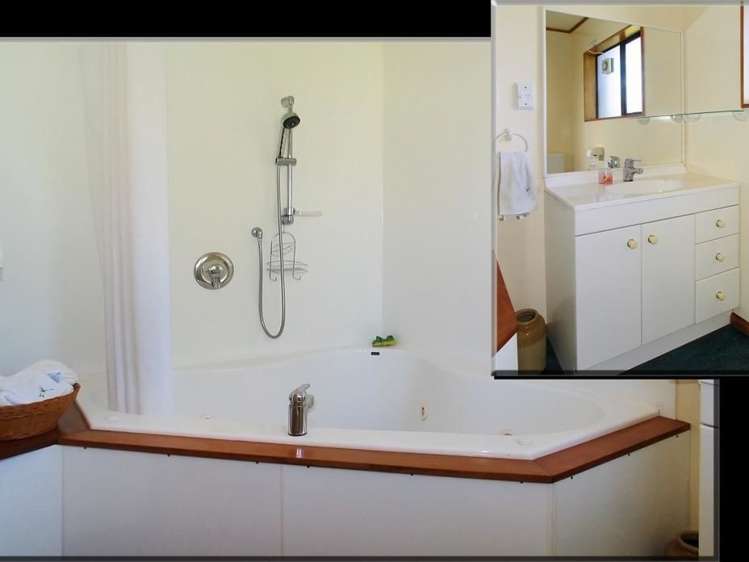 8 Pukerua Beach Road Pukerua Bay_16