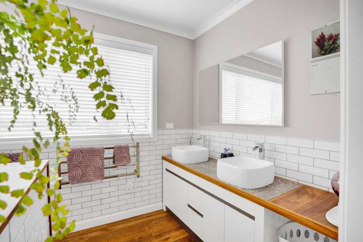 32B Bird Road Stratford_16