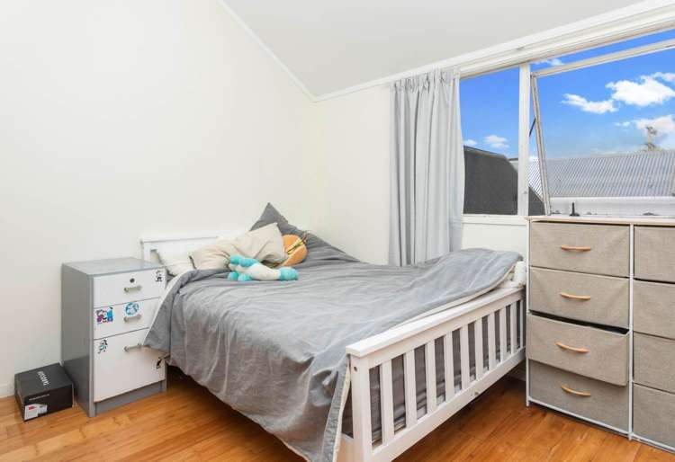 25 Bremner Avenue_4