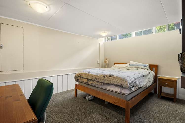 82 The Drive Epsom_10