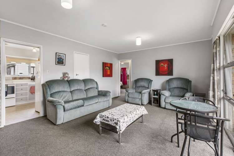 2/14 Cosgrave Road Papakura_3
