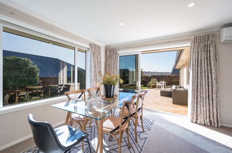 43 Fairose Drive Richmond_9