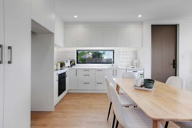 2/129 Richardson Road Mount Albert_4