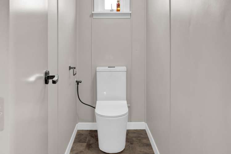 1354 Devon Road Waitara_18