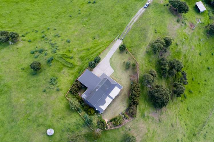 865 Wilson Road South Head_25