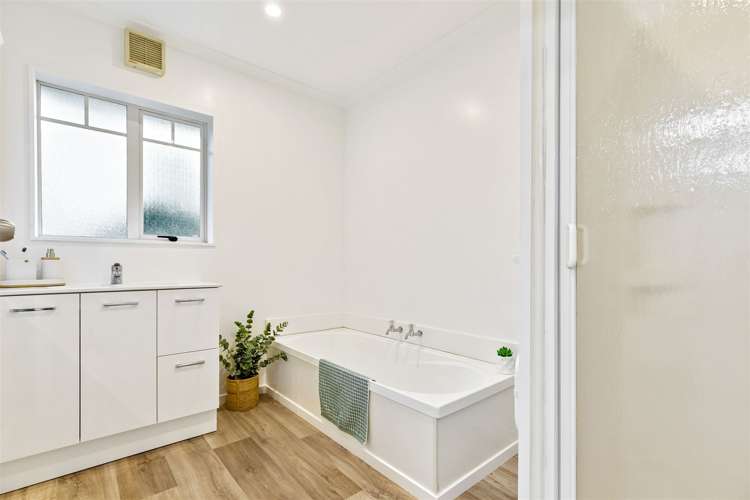 34 Taioma Crescent Te Atatu Peninsula_11