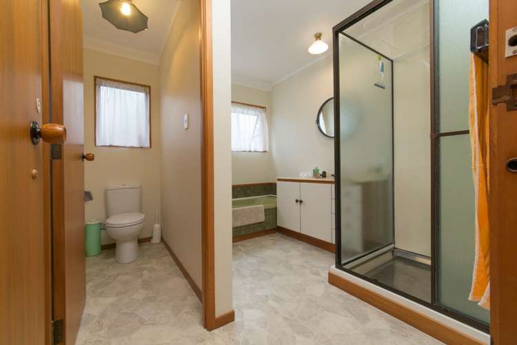 2/8 West Lynn Road Titirangi_11