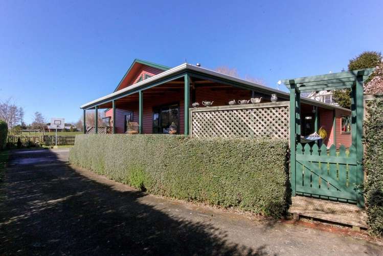 9 Dunn Street Egmont Village_4