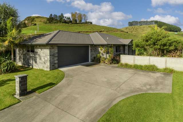 234 Ballintoy Park Drive Welcome Bay_1