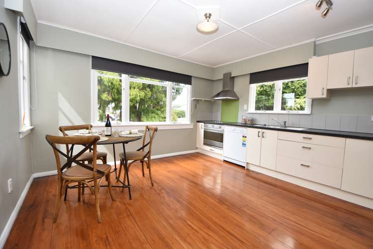 229 High Street North Carterton_6