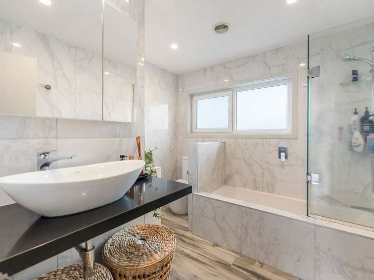 1/1 Broadview Place Howick_9