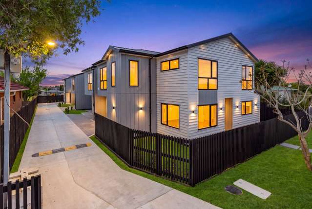 MODERN FREESTANDING 4 BEDROOM LUXURY
