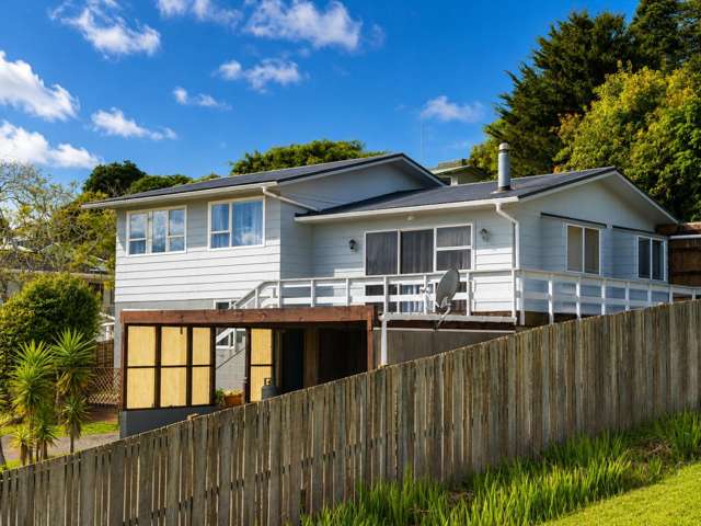 Spacious Family Living in the Heart of Onerahi