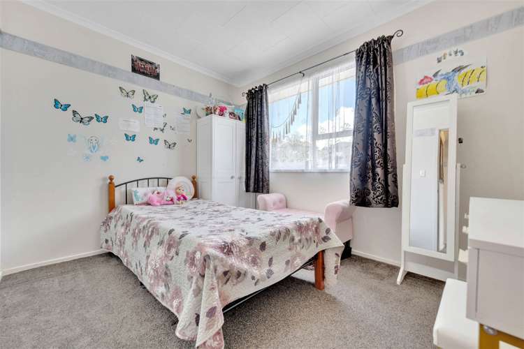 1/10 Sentosa Place Clover Park_7