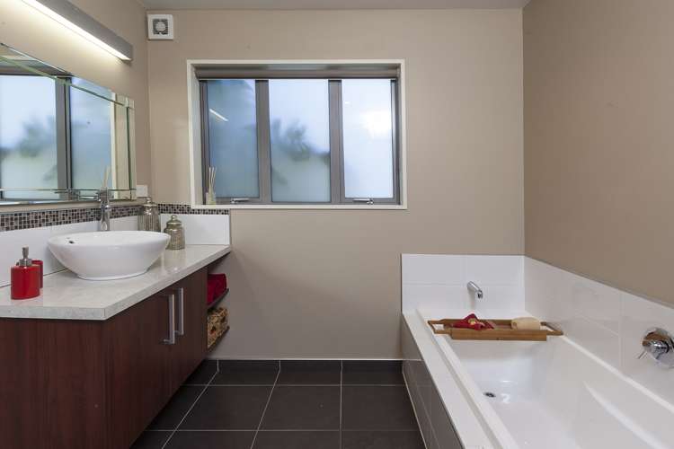 8 Crossland Terrace Lyttelton_19