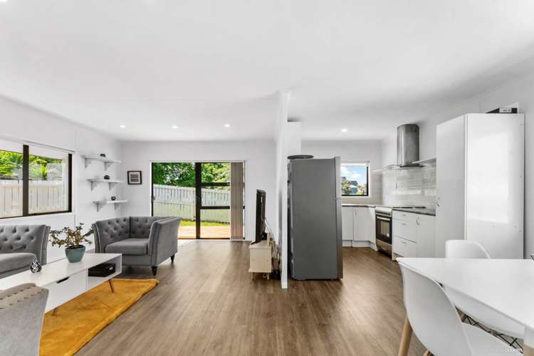 3/3 Barneys Farm Road Clendon Park_5