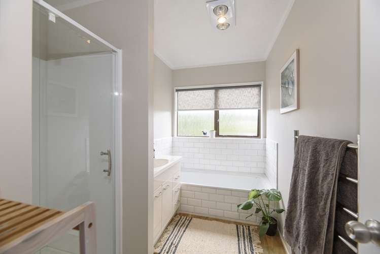 89 Captain Scott Road Glen Eden_12