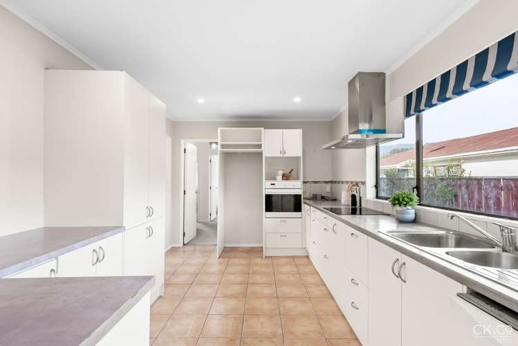 17 King Charles Drive Kingsley Heights_7