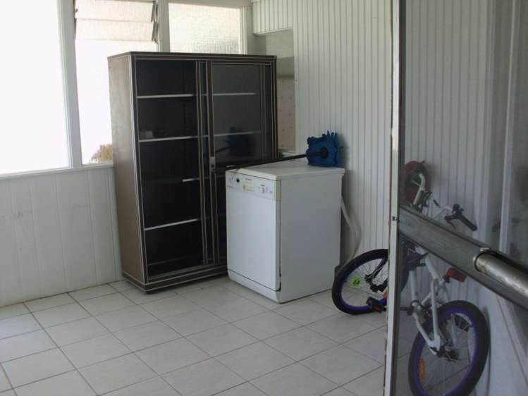 55 Gordon Avenue Forrest Hill_17