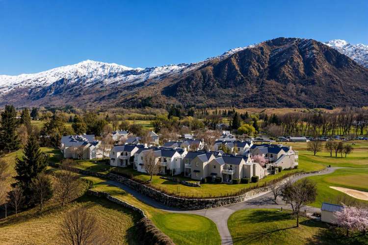 139/140 Butel Villa Millbrook Resort_1