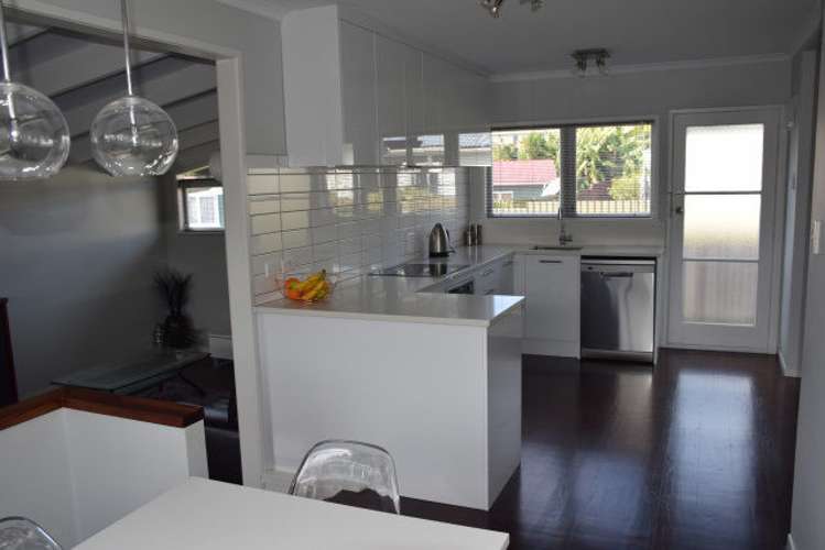 12 Miltonia Avenue Te Atatu South_8