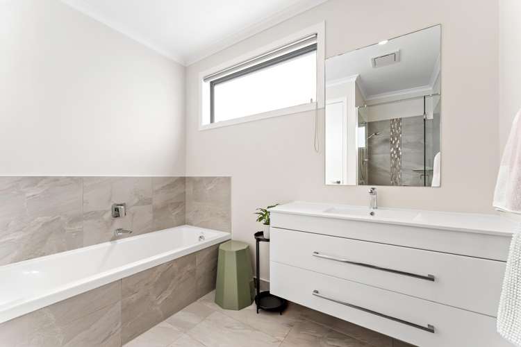 28 Laly Haddon Place Matakana_16