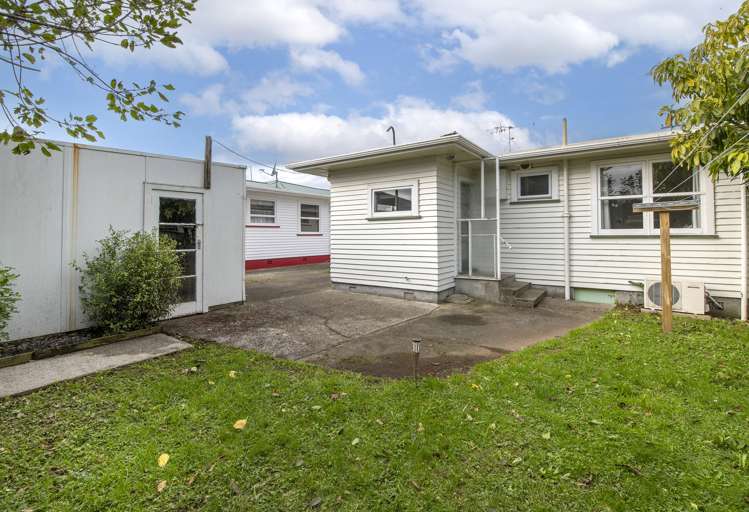 53 Queenwood Road Levin_1