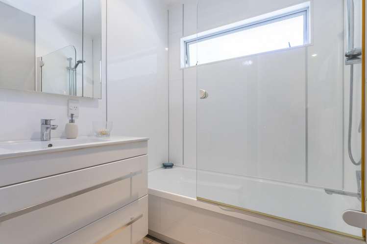 14 Robinson Terrace Rangatira Park_14